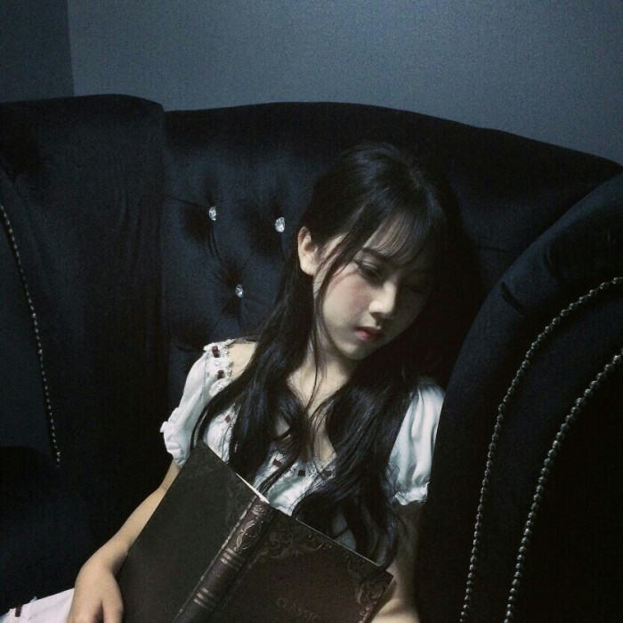 [韩系 女生 欧美 半身 唯美 遮脸 镜子照 中式风 安静 可爱 卖萌 个性