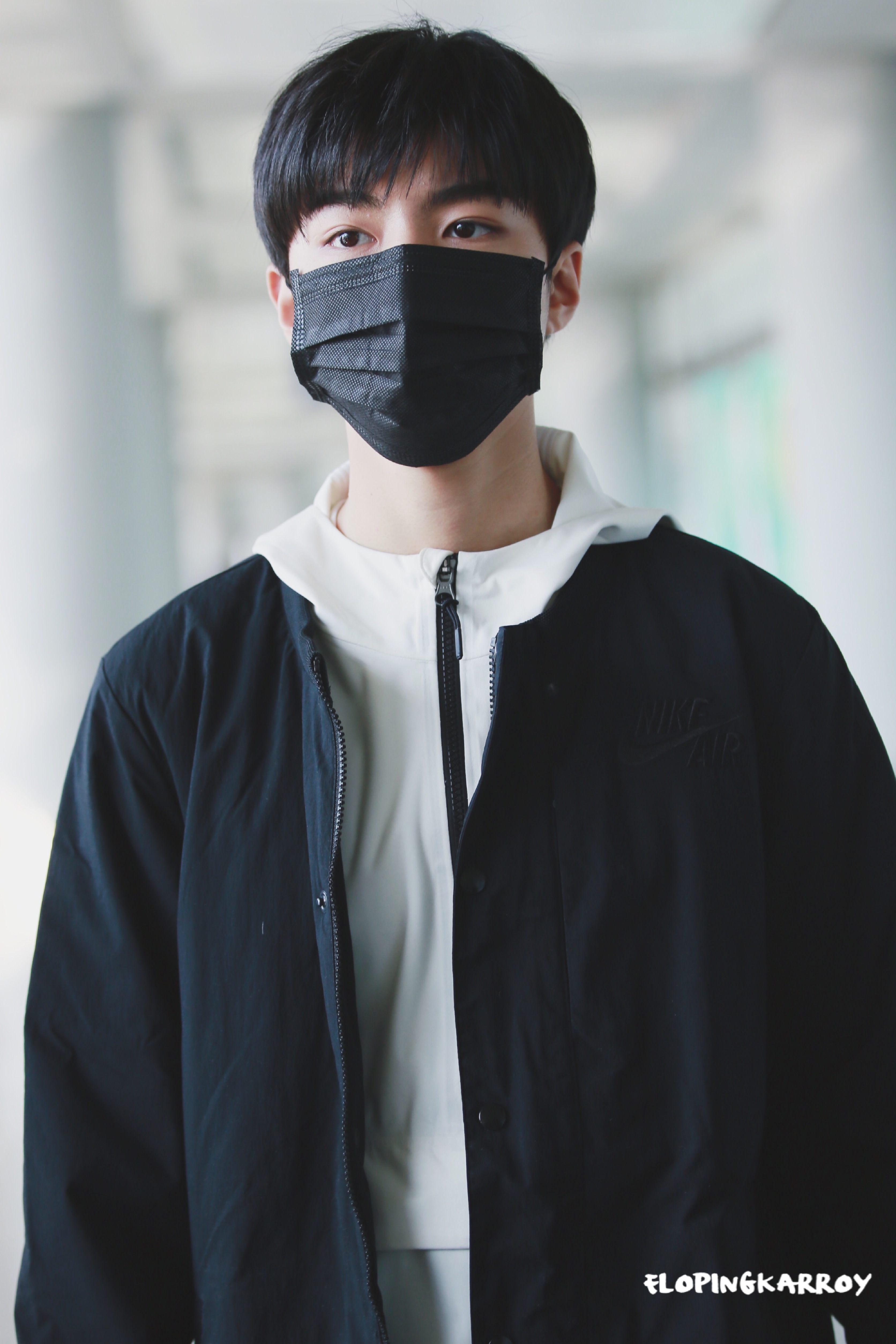 王俊凯 170308 北京首都机场-洛杉矶国际机场 高清8p