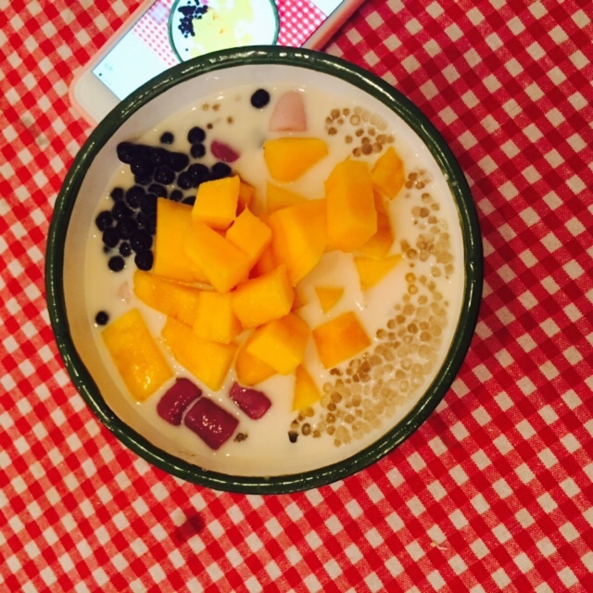 厦门旅行的时候 自制的芒果芋圆西米露 这里叶十七 坐标杭州 微博