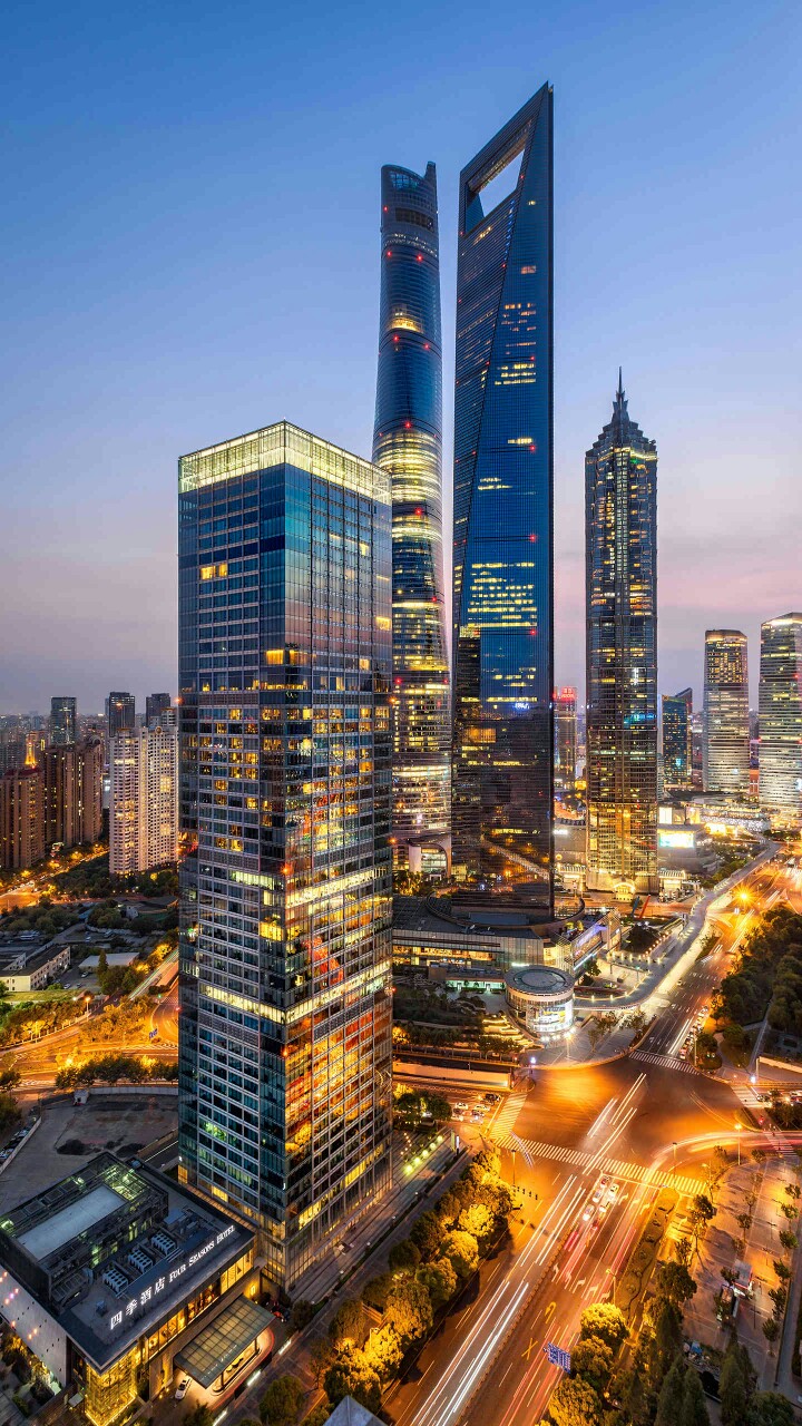 上海,又称申城,是一座极具现代化而又不失中国传统特色的国际大都市