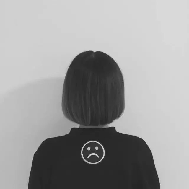 动漫卡通情侣头像女生头像男生头像难过表情
