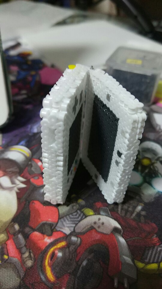 拼豆立体游戏机,我的新大三还在路上,先做一个模型( _)