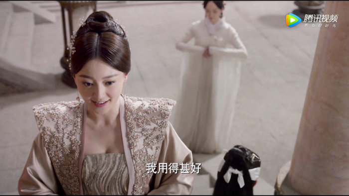 《三生三世十里桃花》 —— 素锦走过向素素炫耀"你这双眼睛,我用着