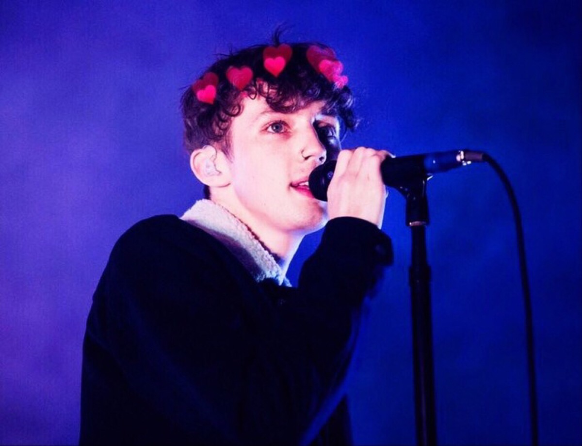 troye sivan61戳爷,拿话筒时候的你简直帅无敌.