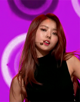 [禁二]pristin( peu ri seu tin)为韩国pledis娱乐于2017年推出的10人