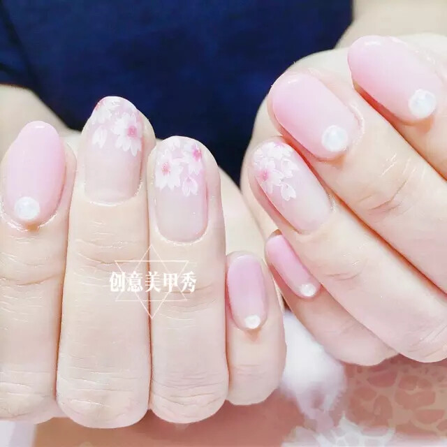 樱花美甲