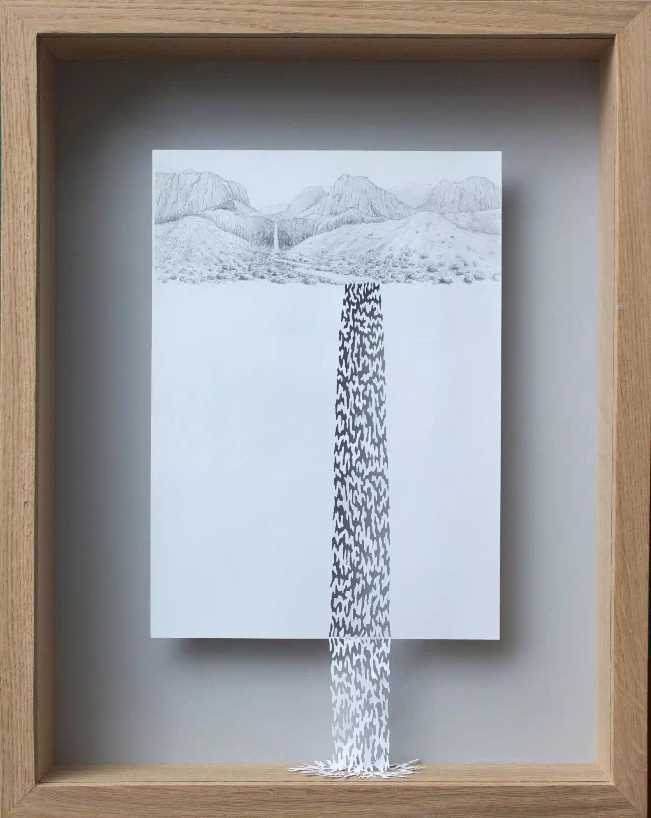 丹麦剪纸艺术家peter callesen,以a4纸为媒介进行创作,把一张绝对二维