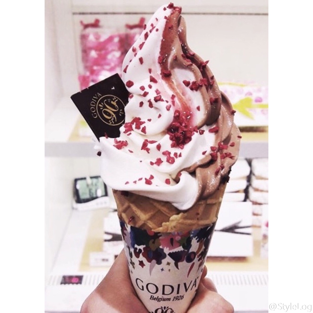 godiva 巧克力玫瑰甜筒