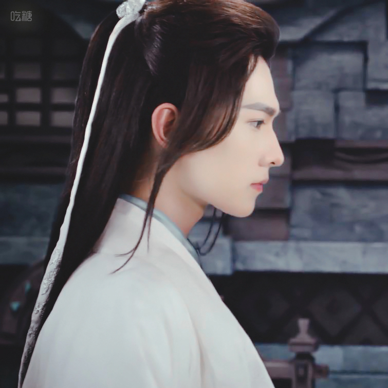 全世界最好的杨洋##杨洋icon# 除却君身三重雪,天下谁人配白衣?