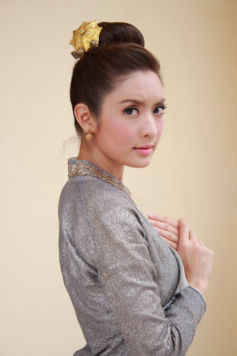 《溯爱》(情丝万缕)aum 阿提查·春那侬 aff 泰莎昂·派索克乔纶主演