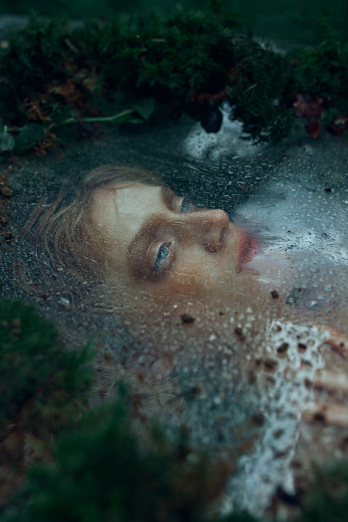 女摄影师marta bevacqua擅长拍摄带有浓烈情绪且故事性十足的人像作品