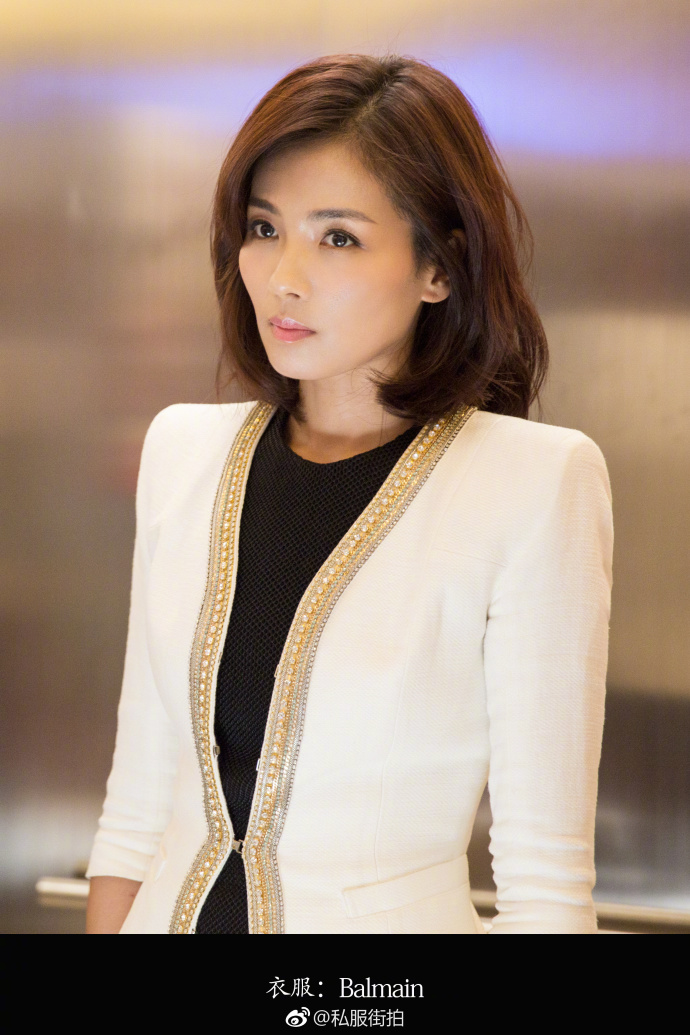 对#欢乐颂2#最大的期待是安迪每集穿什么~上一季的每一套干练时髦又