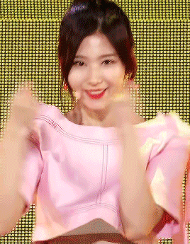 图源tumblr twice由林娜琏,俞定延,平井桃(momo),凑崎纱夏(sana)