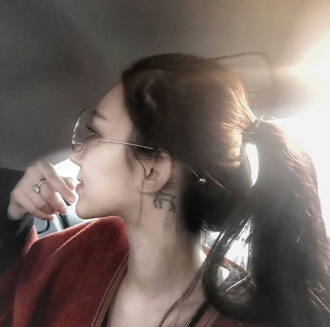 女生头像.部位女头.半身.性感.长腿.胸器.搭配.锁骨.翘臀.手控.纹身.