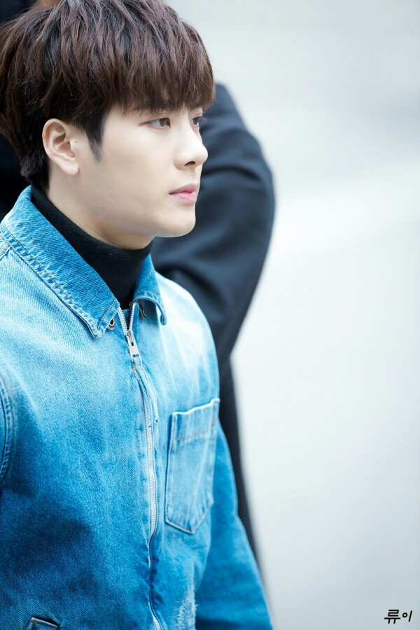 在韩国发展的中国香港籍男艺人,韩国男子组合got7成员. cr.logo