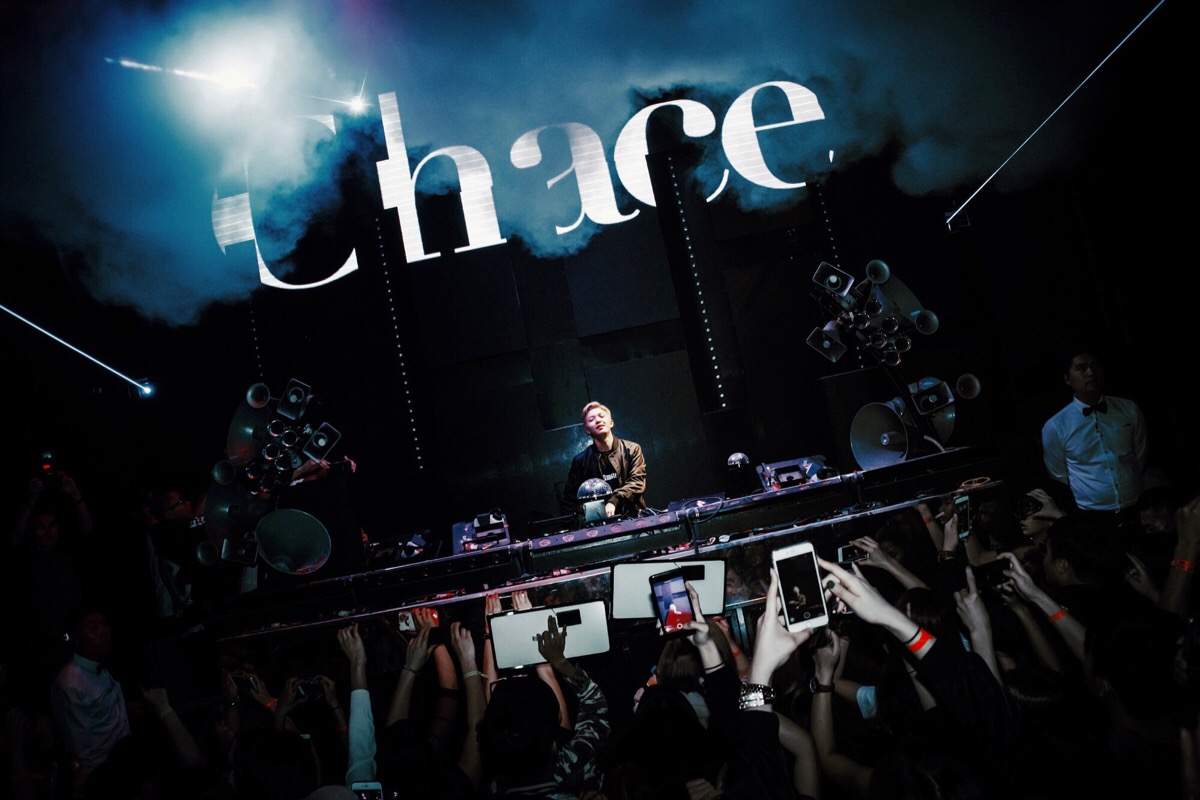 代国人电音dj 98年小哥哥 7月份成为第一个登上tomorrowland的国人