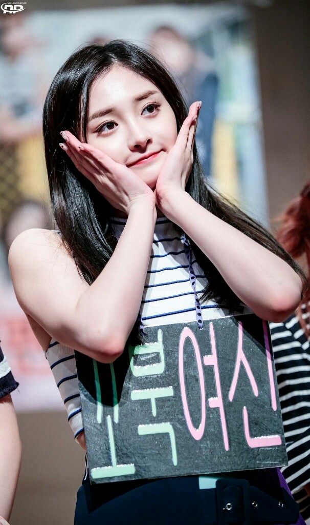 pristin是韩国pledis entertainment于2017年3月21日推