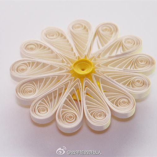雏菊衍纸制作教程#一款简单又美腻的衍纸制作,喜欢的同学可以试试 