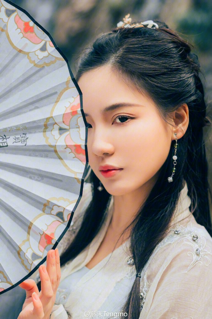 风追残雪,溪送破冰.手持霜雪明,飒沓如流星.