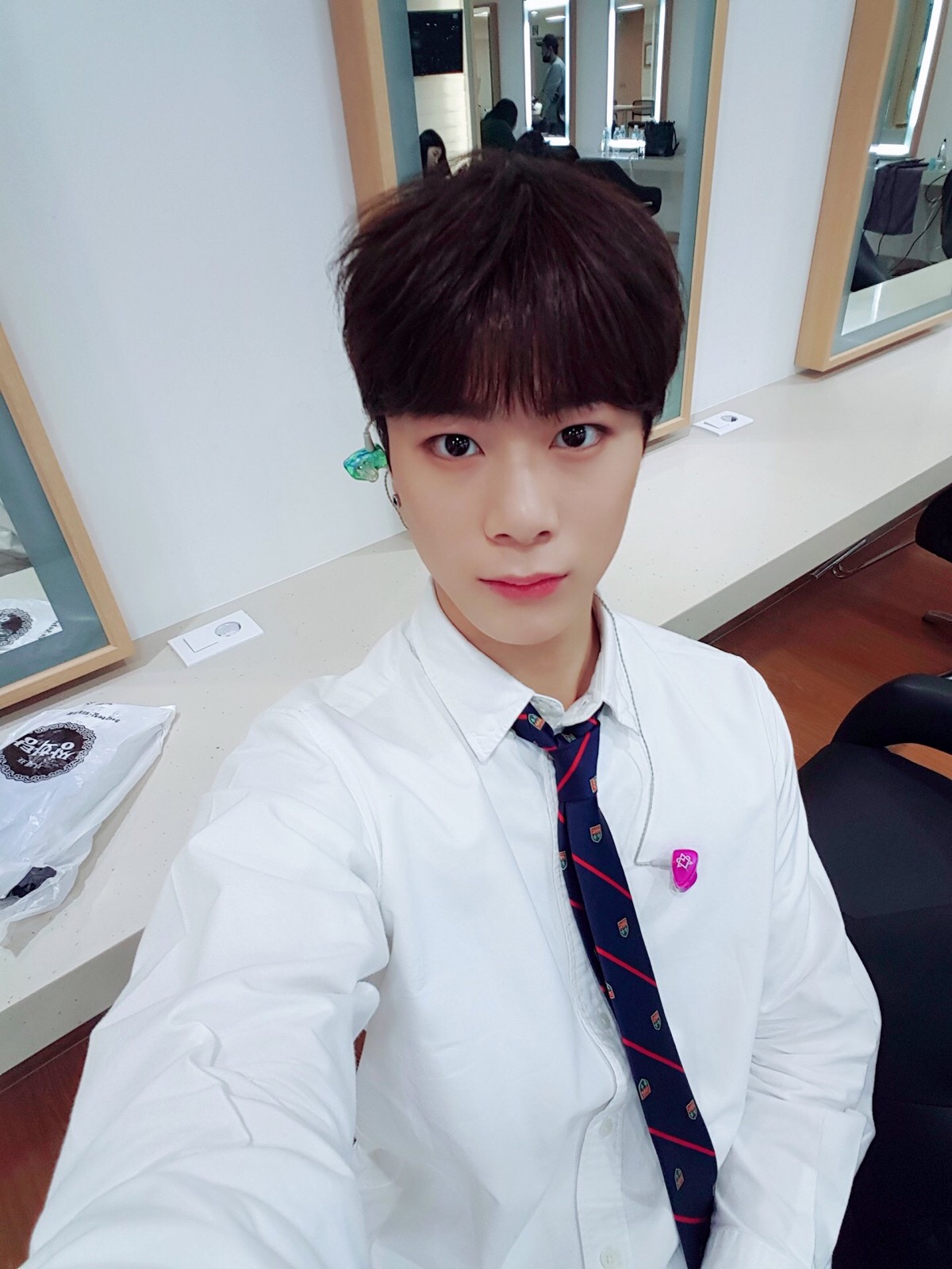 astro()金明俊(mj)朴真佑(jinjin)车银优(eunwoo)文彬(moonbin)朴敏赫