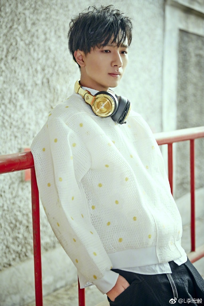 #感谢我们还好李宏毅#开店大家陪伴三年,…学校遇见什么初中旁边图片