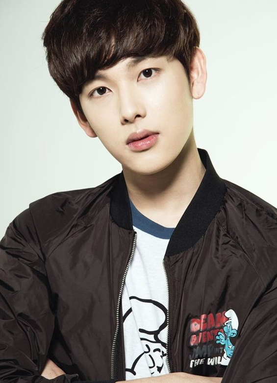 任时完( /yim si wan)