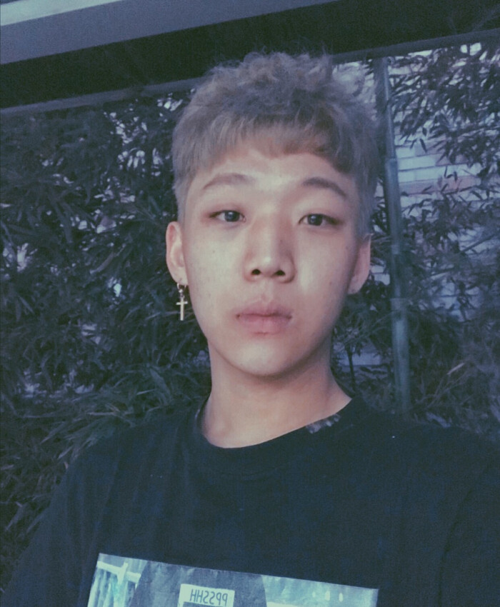 梁洪元 young b