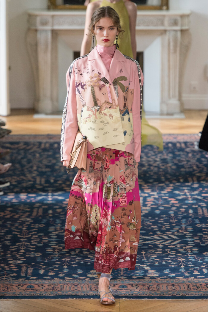 valentino(华伦天奴)2017巴黎春夏时装秀 本季系列大量使用画家
