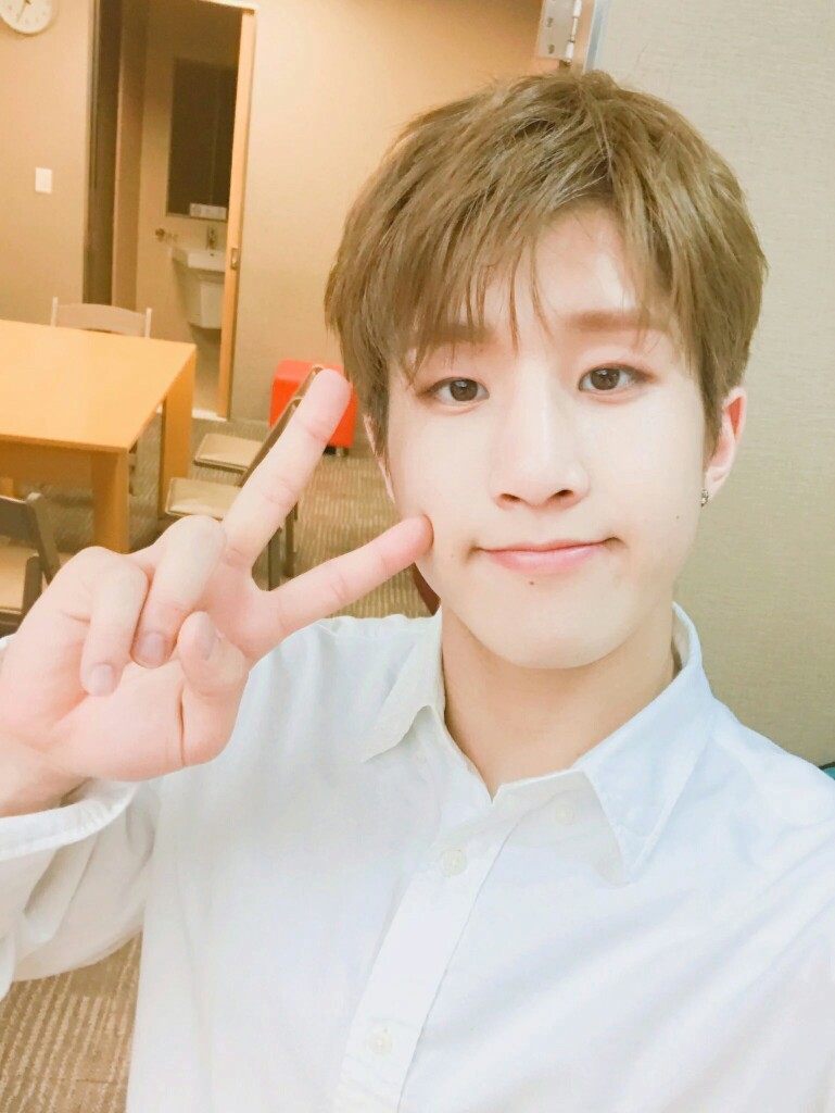 astro壁纸 朴真佑壁纸 jinjin壁纸 搬运