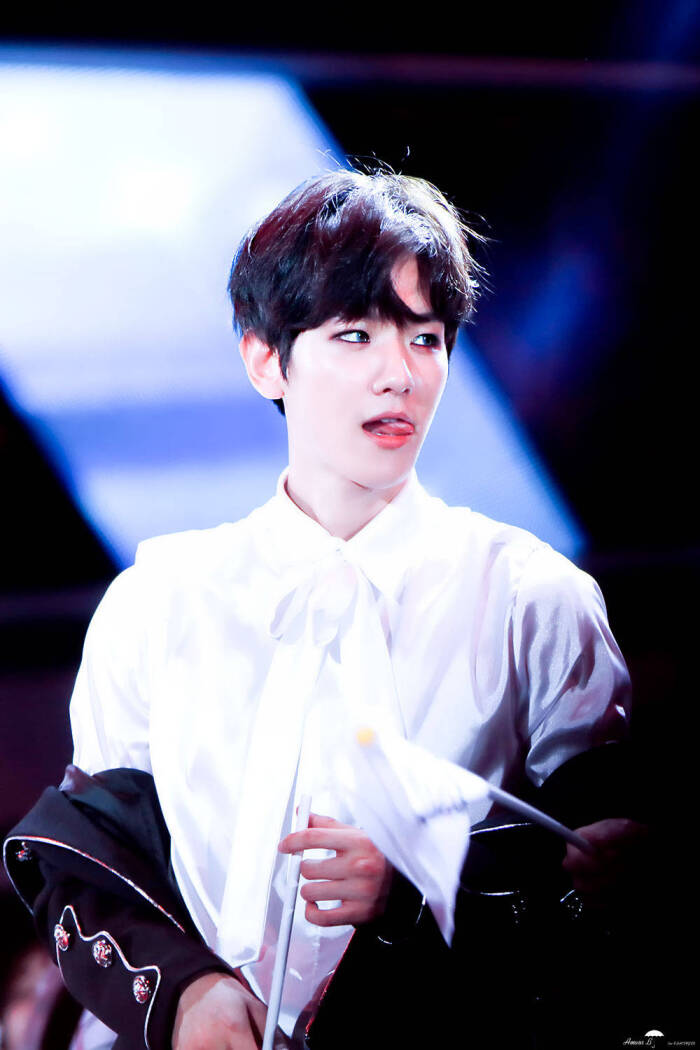 边伯贤腹肌# #baekhyun#【amour b】170603 梦想演唱会 更推2p