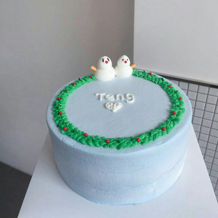 雪人生日蛋糕