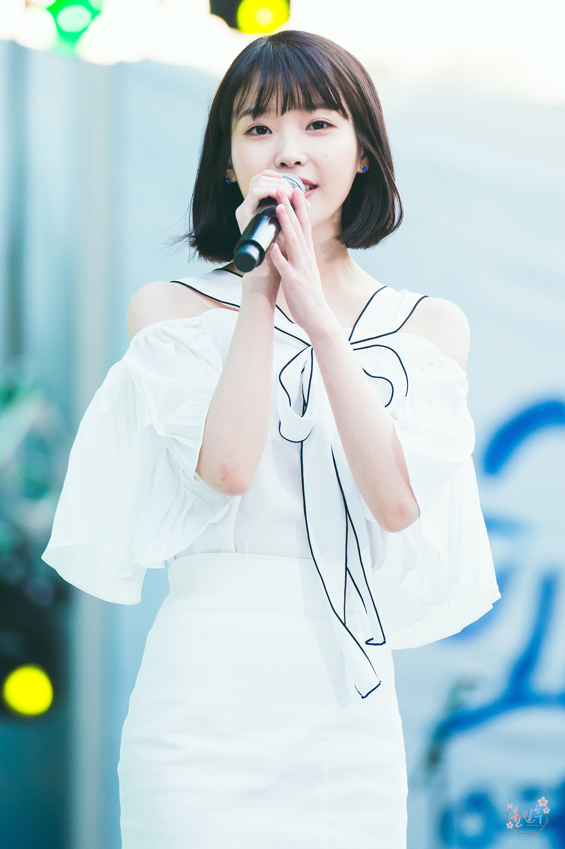 iu 李智恩 延世大学校庆 金浦机场