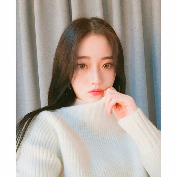 女生头像# #白边头像# #高清头像# #自截头像# #欧美头像# #黑白头像