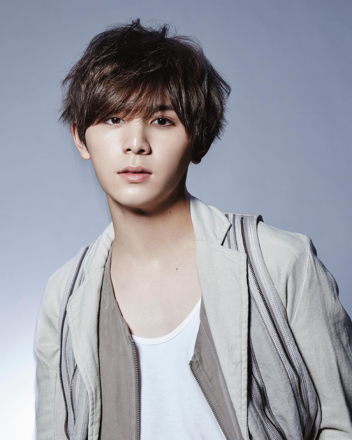 我的宝贝要一直开开心心的笑下去,祝腰伤早日康复