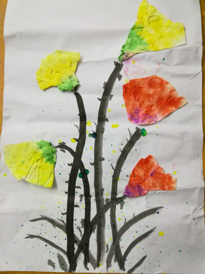 纸巾染色添画《花》