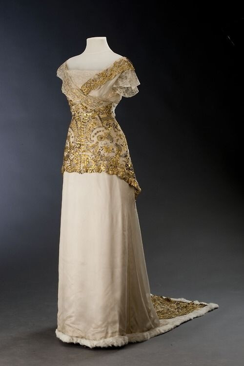 复古时尚#布拉格装饰艺术博物馆展出的1910年代,欧洲贵族仕女的精美