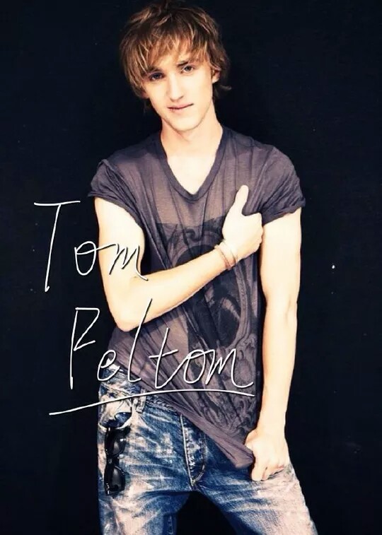 汤姆费尔顿 年轻图片