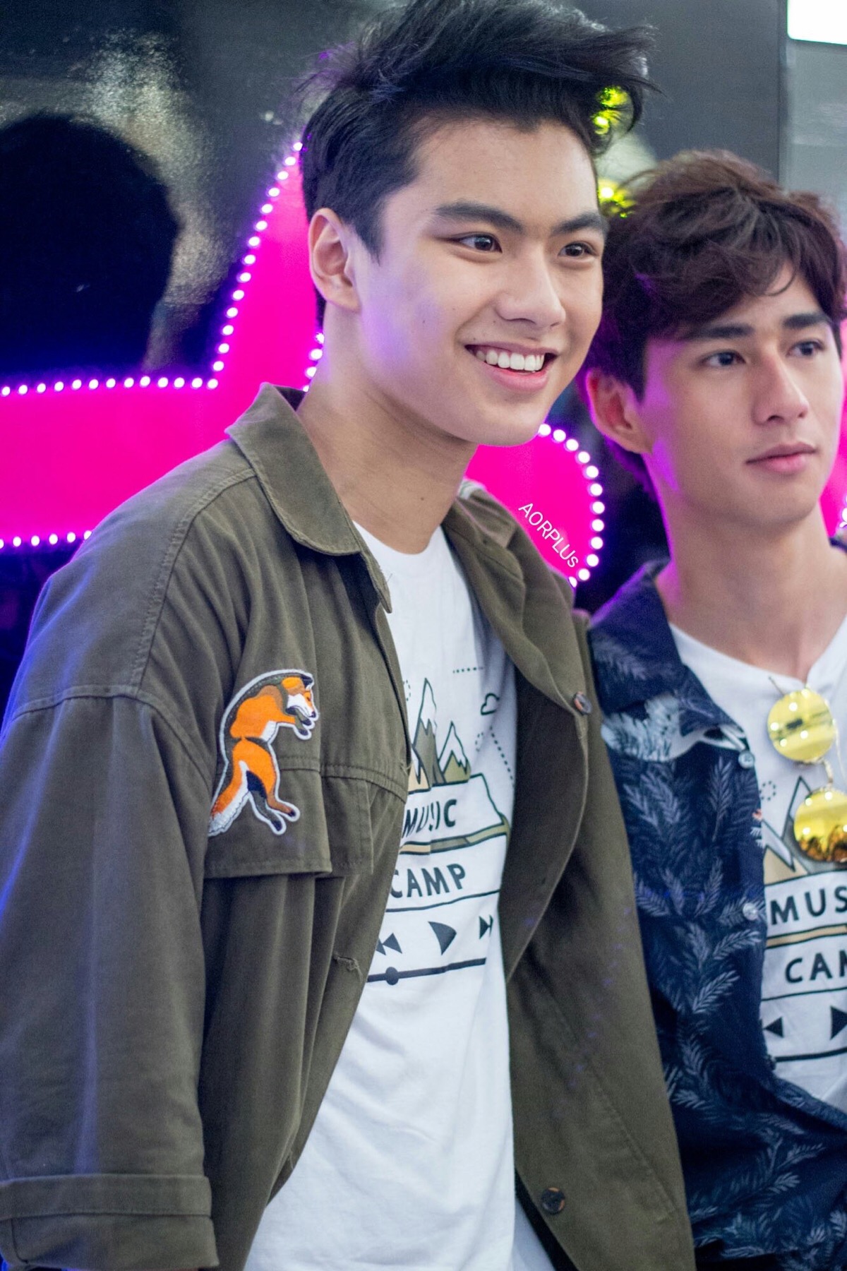 爱来了别错过 toeysittiwat book 学霸 张贵鑫 ohmpawat frame 陈炳林