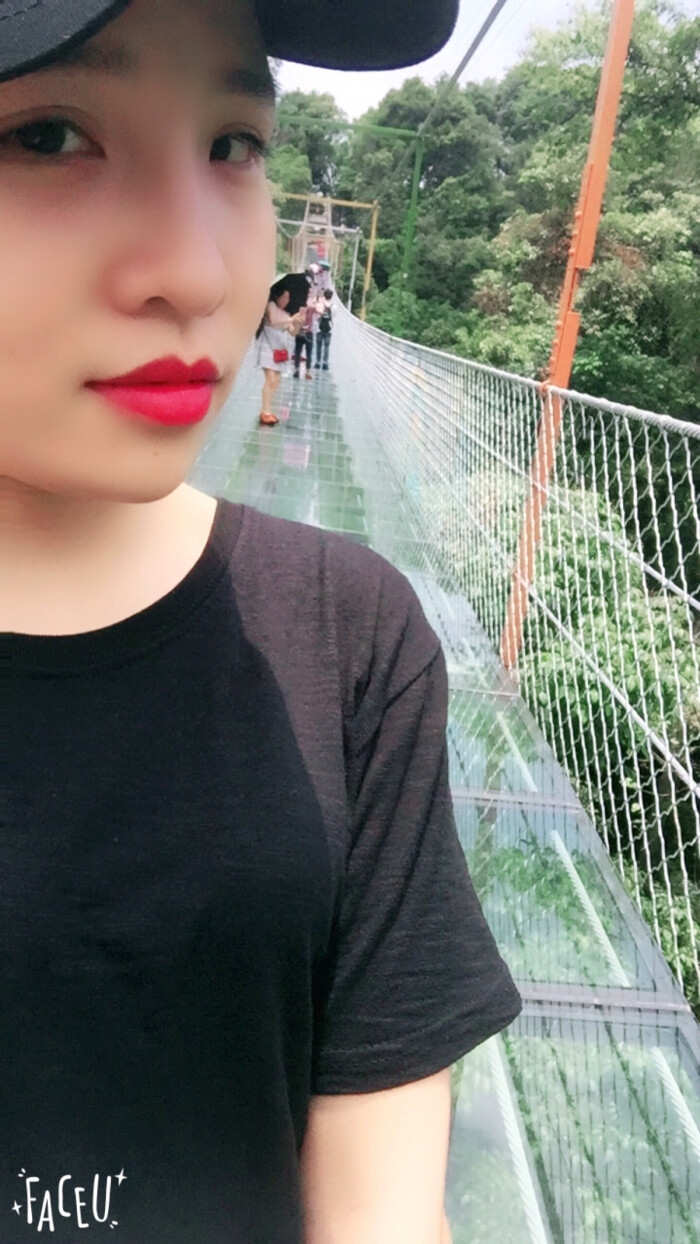 旅行的意义融水玻璃桥