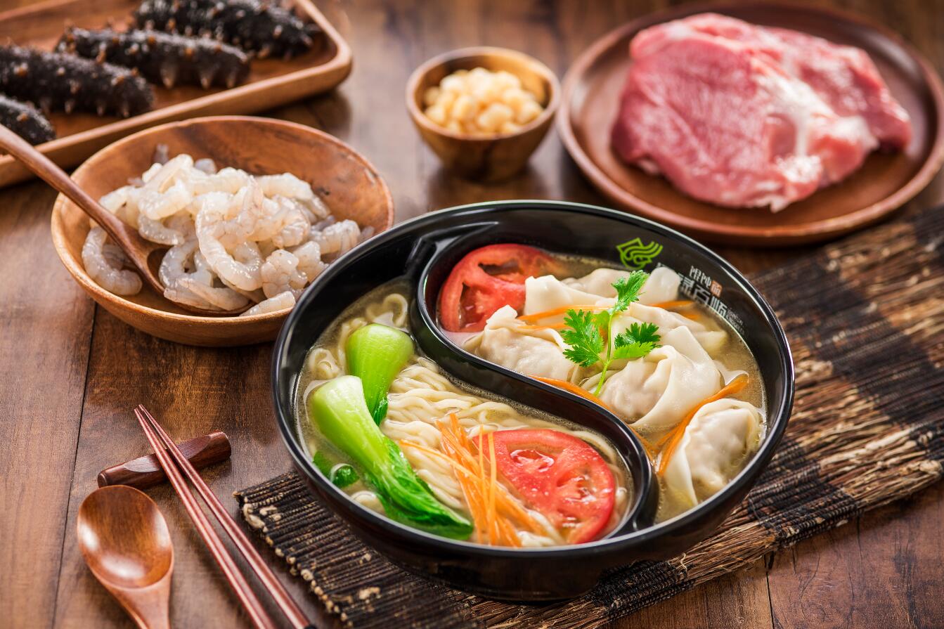 虾仁馄饨面又好吃 又好看食禄百顺馄饨面 4006-3333-08 坐标哈尔滨