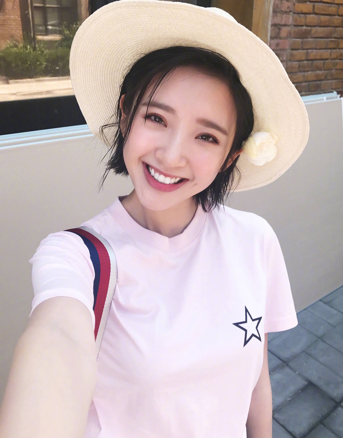 唐艺昕 