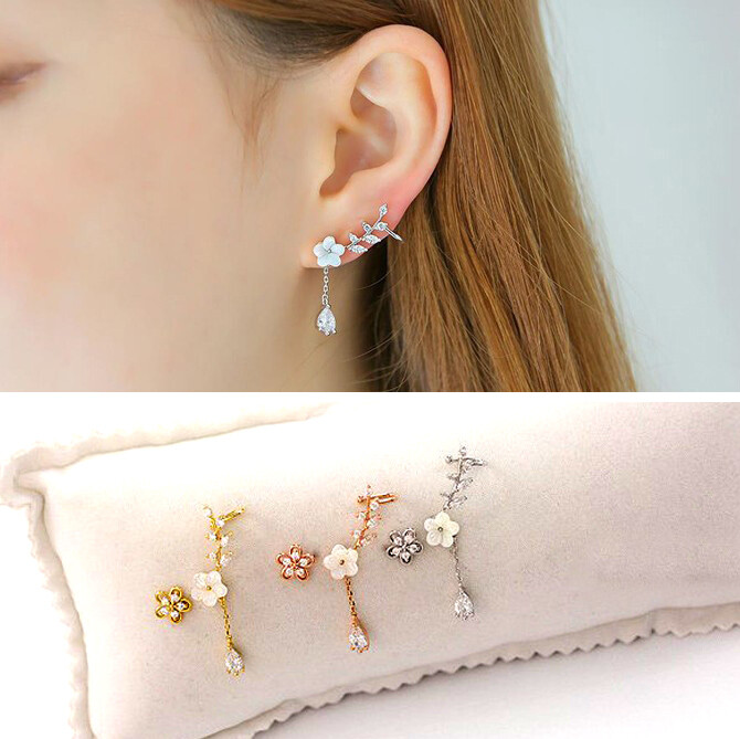 不对称花朵耳钉,永久流行,百搭且可以分开搭配,花朵精致美丽,款式新颖