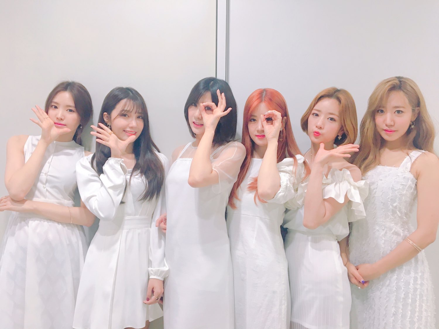 apink 朴初珑,尹普美,郑恩地,孙娜恩,金南珠,吴夏荣