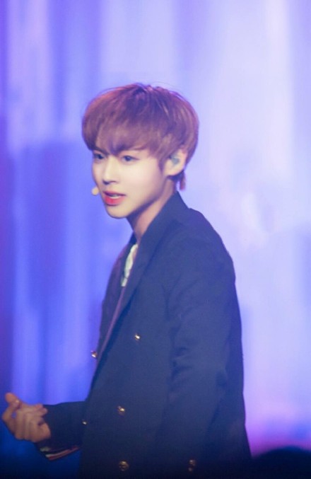 wanna one produce 101 朴志训 壁纸