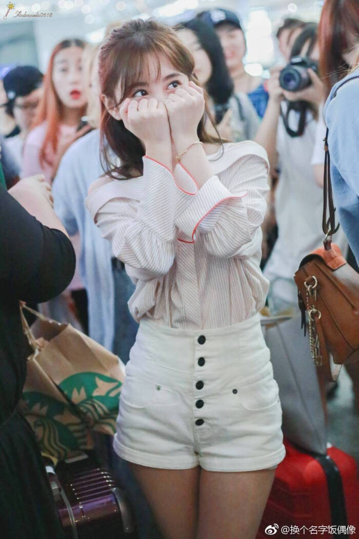 鞠婧祎 
