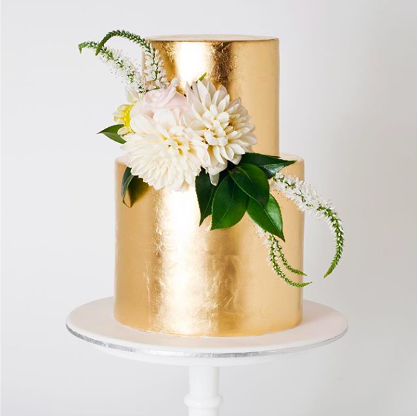 金色婚礼蛋糕