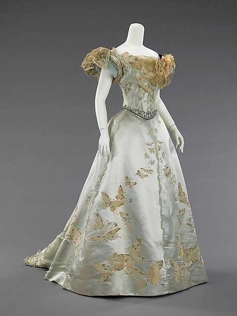 时装店领导了十九世纪后半叶的西方时尚,是当时贵族品味的一个标杆