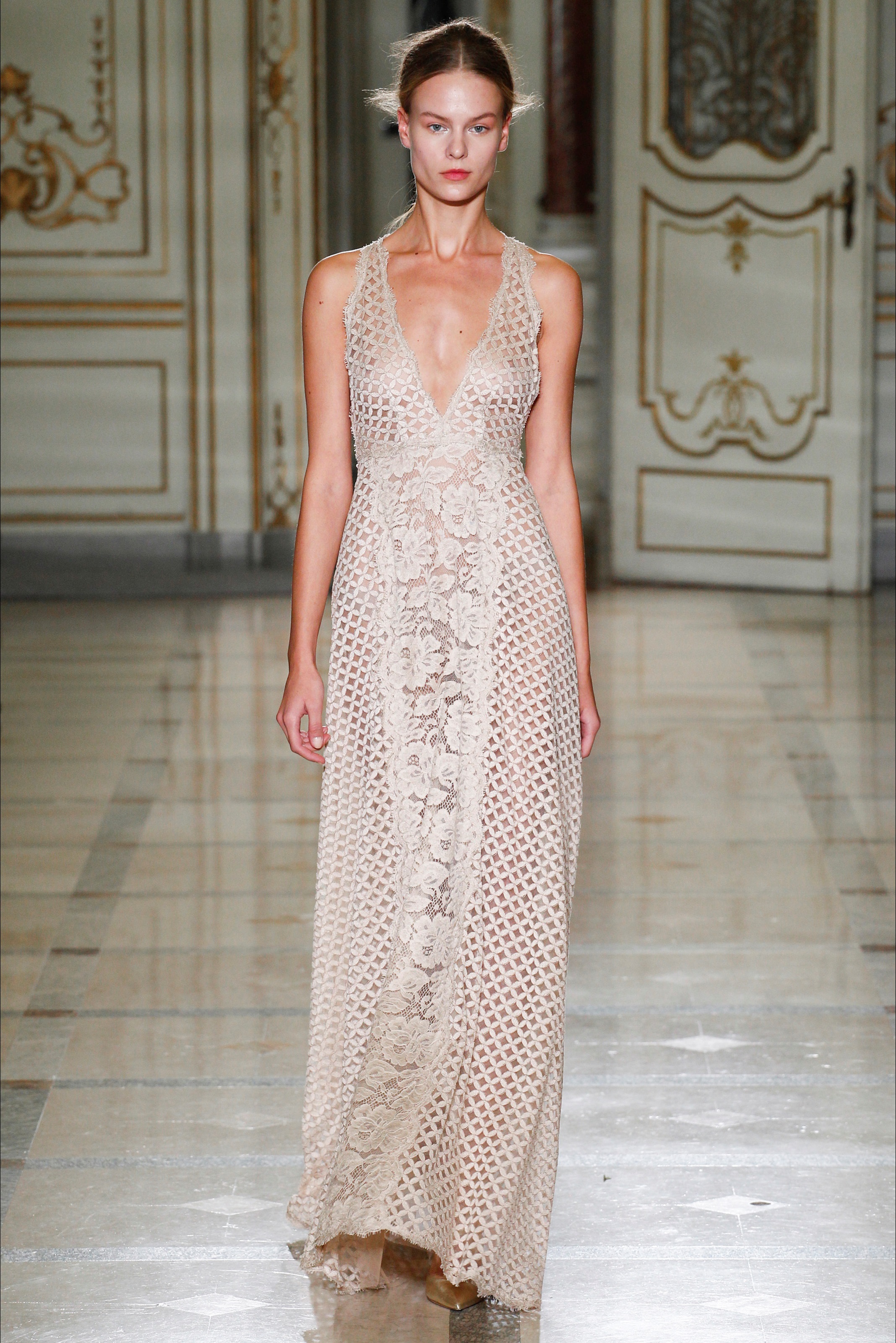 luisa beccaria(路易莎·贝卡里亚)2016春夏系列 主题:"flower power"