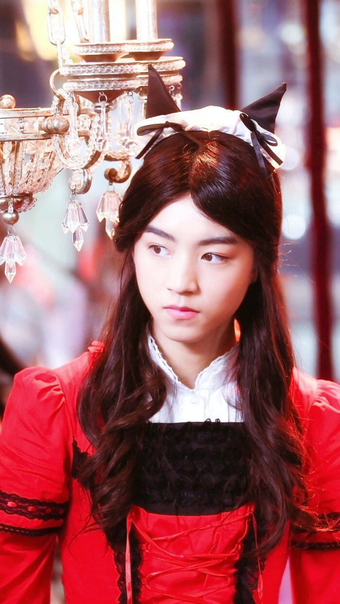 tfboys《我们的少年时代》女装图片,三小只换成女装了,惊不惊喜,意不