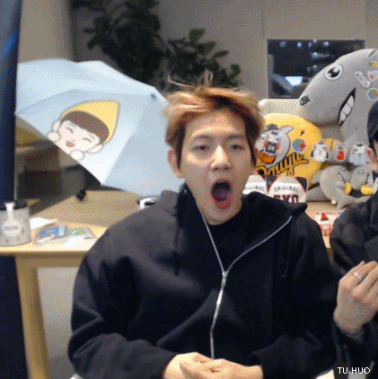 2017年7月26日 0:28   关注  边伯贤 动态图 评论 收藏